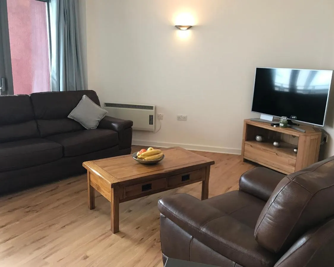 California Building Apartment London